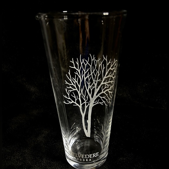Belvedere Vodka Cocktail Mixer Glass - Picture 2 of 8
